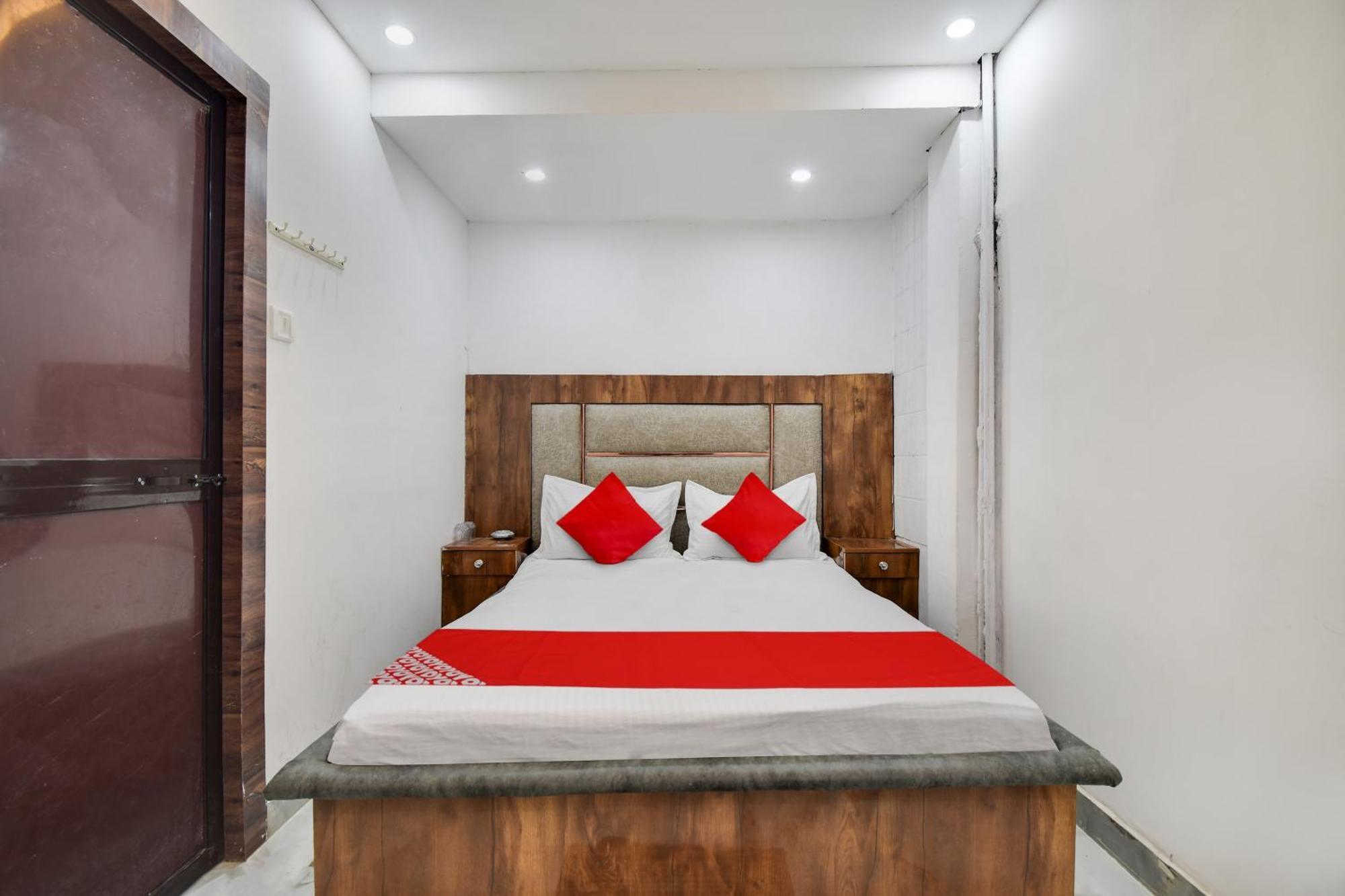 Hotel O Golden King Guest House New Delhi Exterior photo