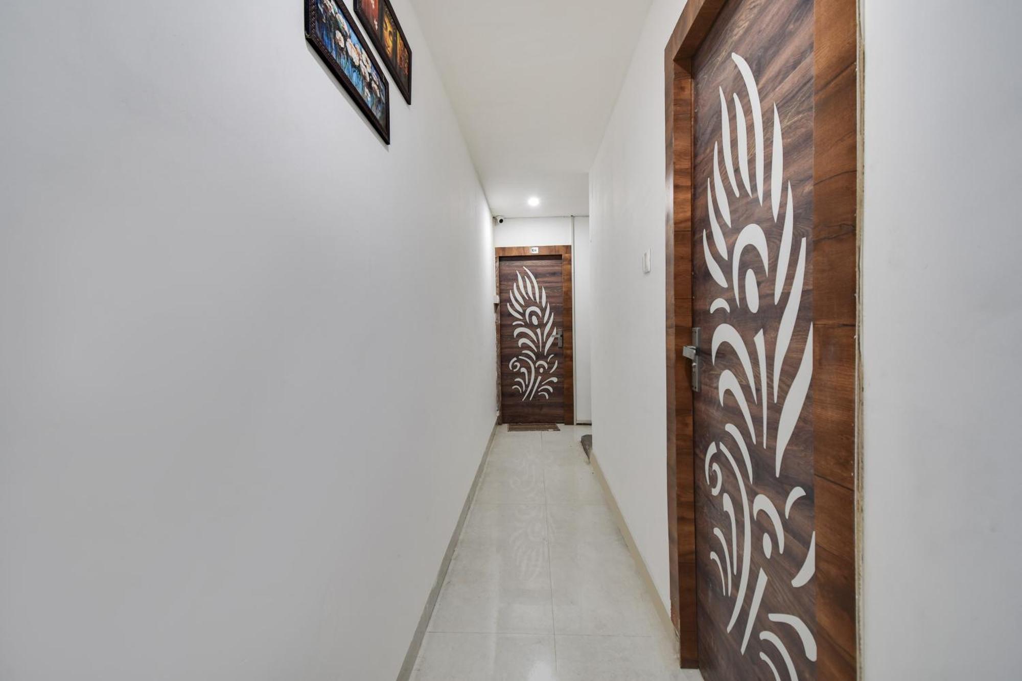 Hotel O Golden King Guest House New Delhi Exterior photo